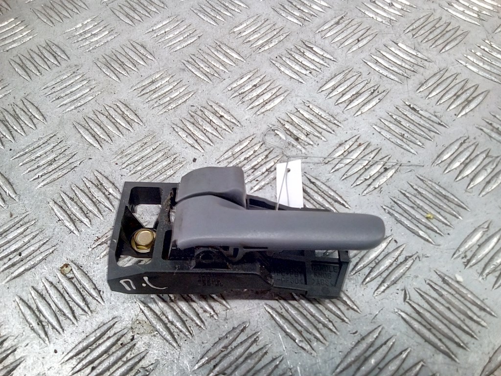 Ручка дверная передняя внутренняя левая TOYOTA RAV 4 XA20 2000-2005