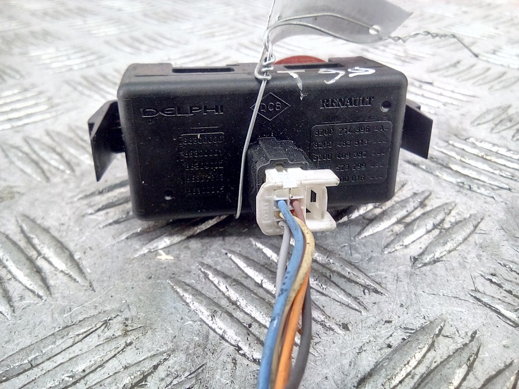 Кнопка аварийной сигнализации (аварийки) RENAULT Clio 2005-2012