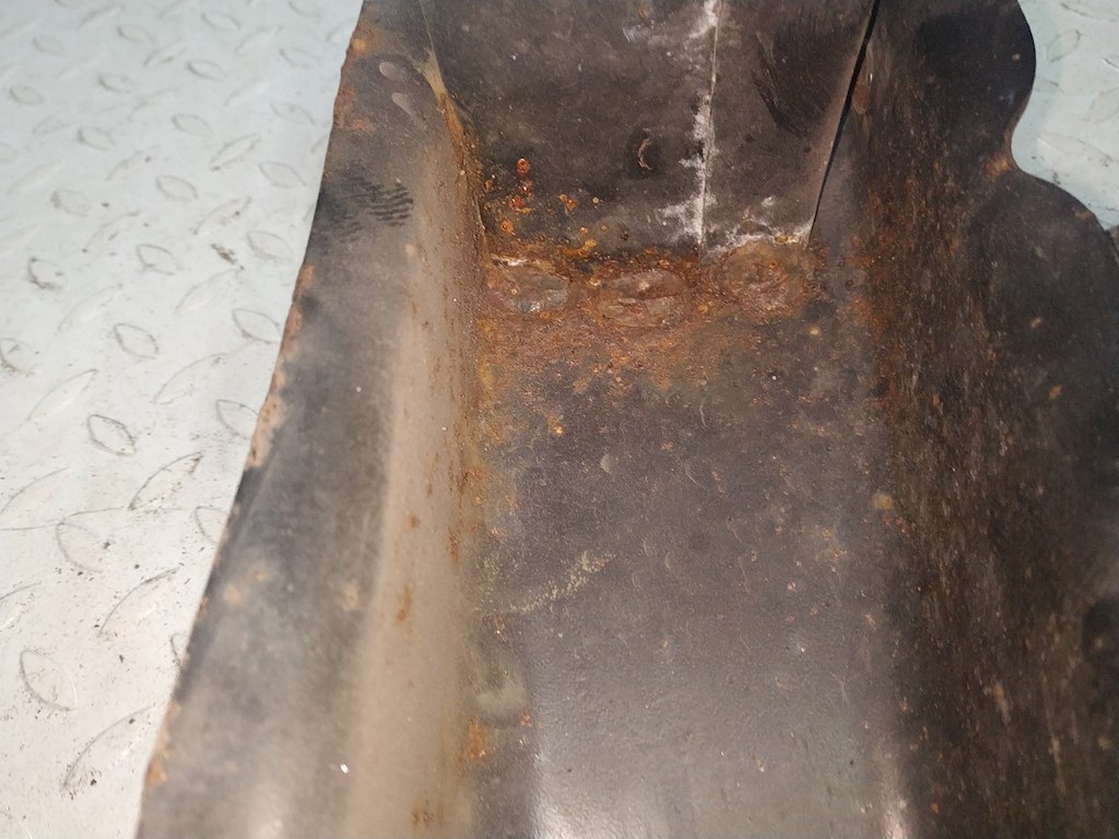 Усилитель переднего бампера (передний) VOLKSWAGEN Beetle A4 1998-2010