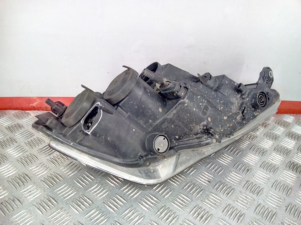 Фара левая SEAT Toledo 2012-2019