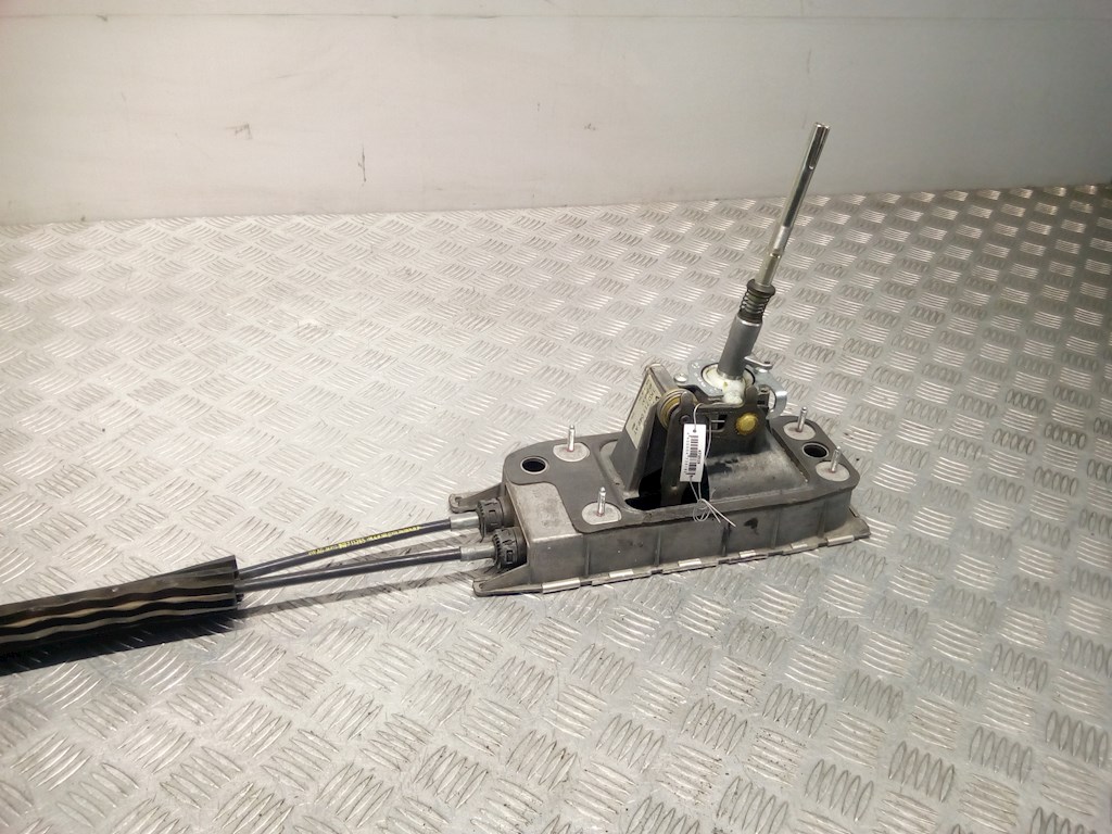 Кулиса (селектор) АКПП/МКПП в салоне VOLKSWAGEN Touran 2003-2010