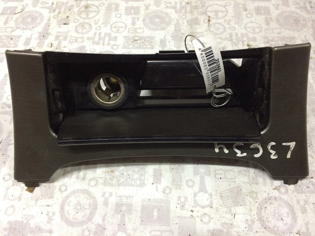 Пепельница передняя BMW 1er E81\E87 2004-2011