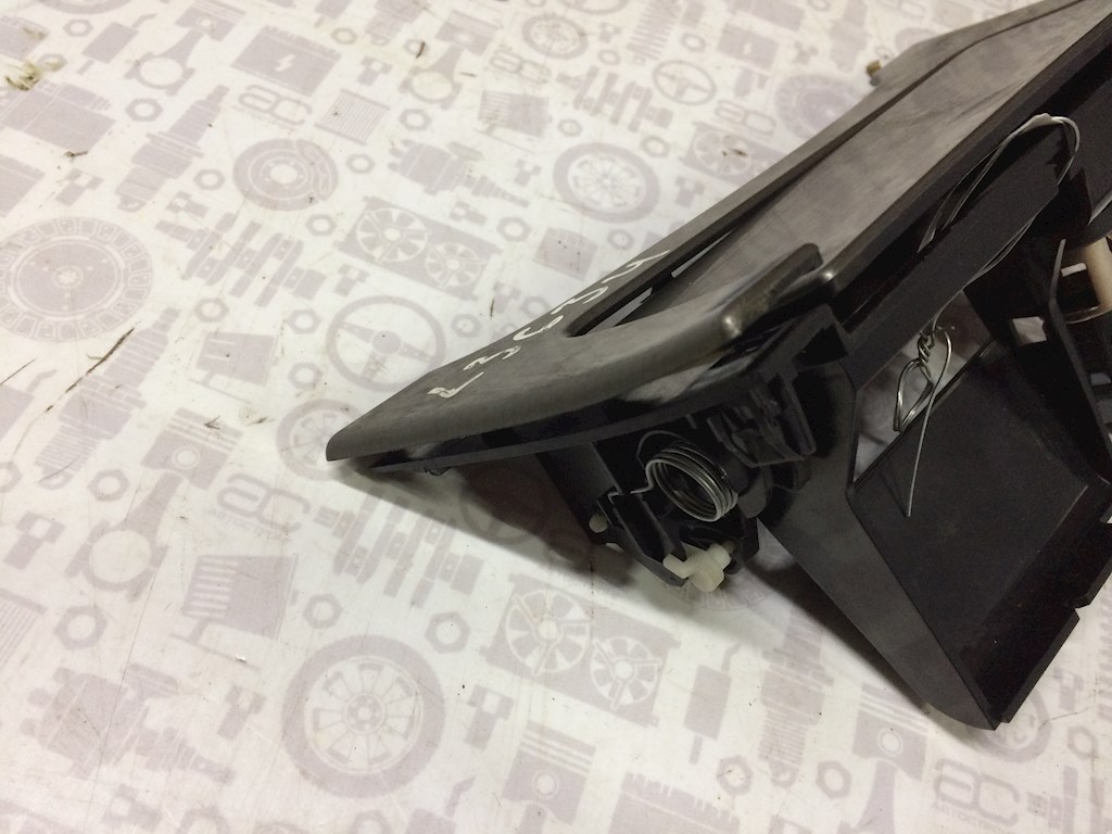 Пепельница передняя BMW 1er E81\E87 2004-2011