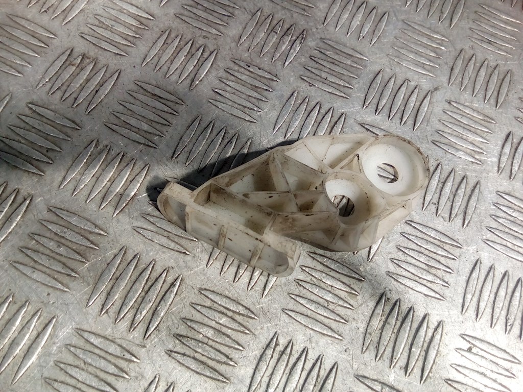 Кронштейн (крепление) крыла переднего левого BMW 3-Series (E46) (1998-2007)