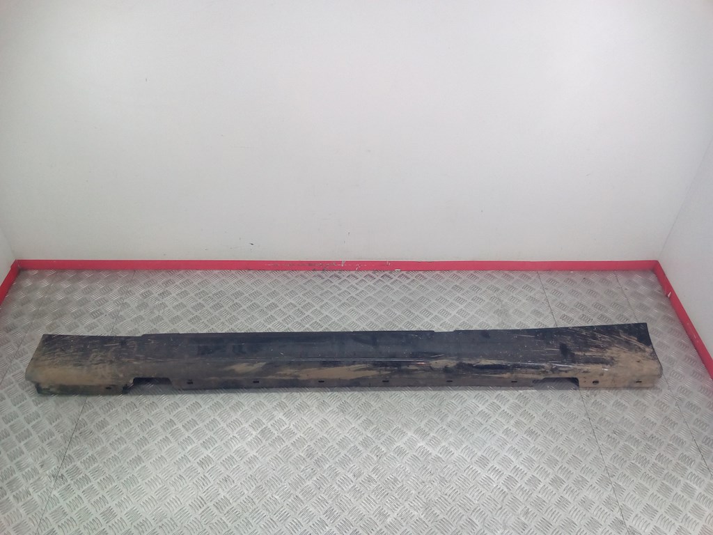 Накладка декоративная на порог правая BMW 1-Series (E81/E82/E87/E88) (2004-2014)