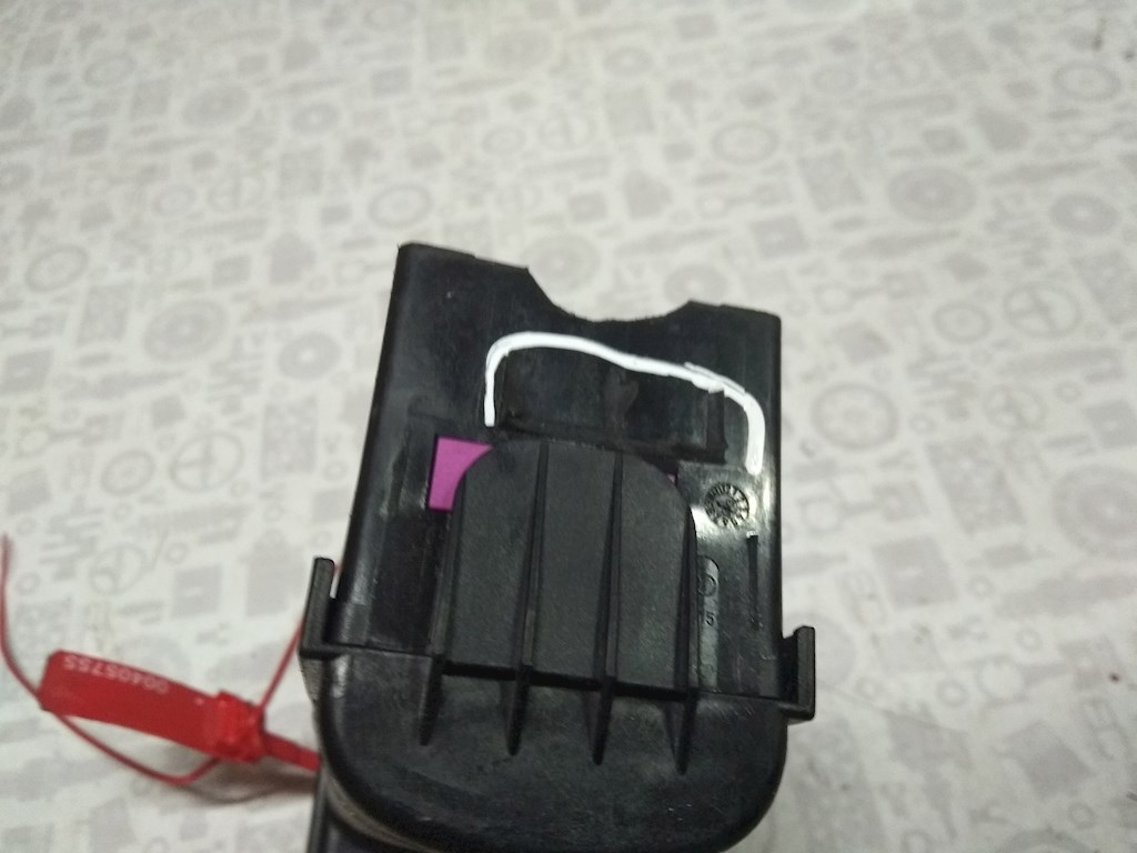 Датчик уровня в бачок омывателя VOLKSWAGEN Touran 2003-2010