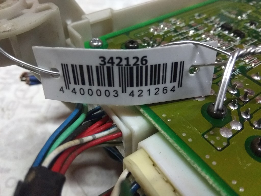 Датчик уровня в бачок омывателя TOYOTA Previa (Estima) Previa Estima XR30/XR40 2000-2006