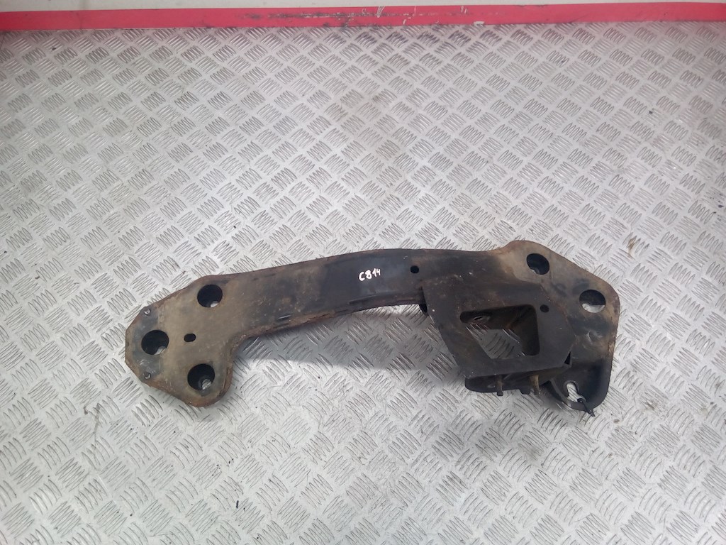 Кронштейн (крепление лапа траверса) кпп BMW X5 (E53) (1999-2006)