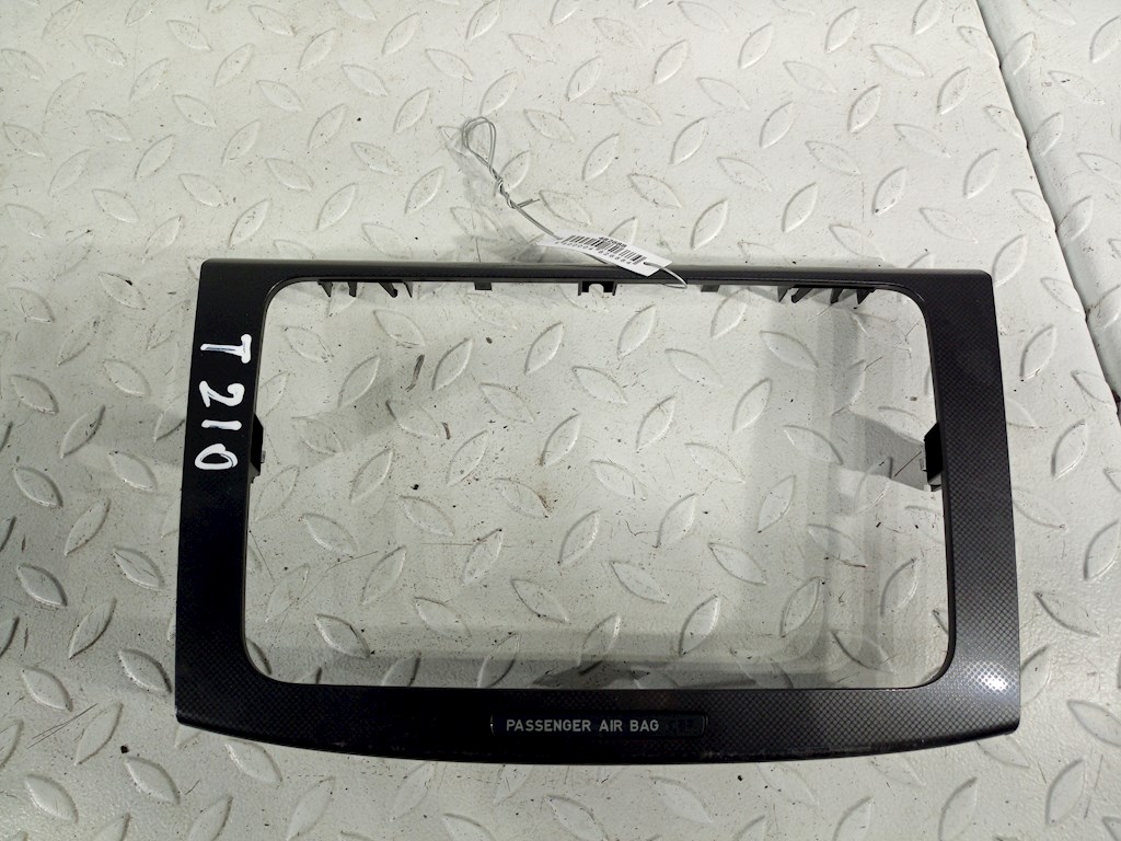 Рамка магнитолы VOLKSWAGEN Passat B6 2005-2011