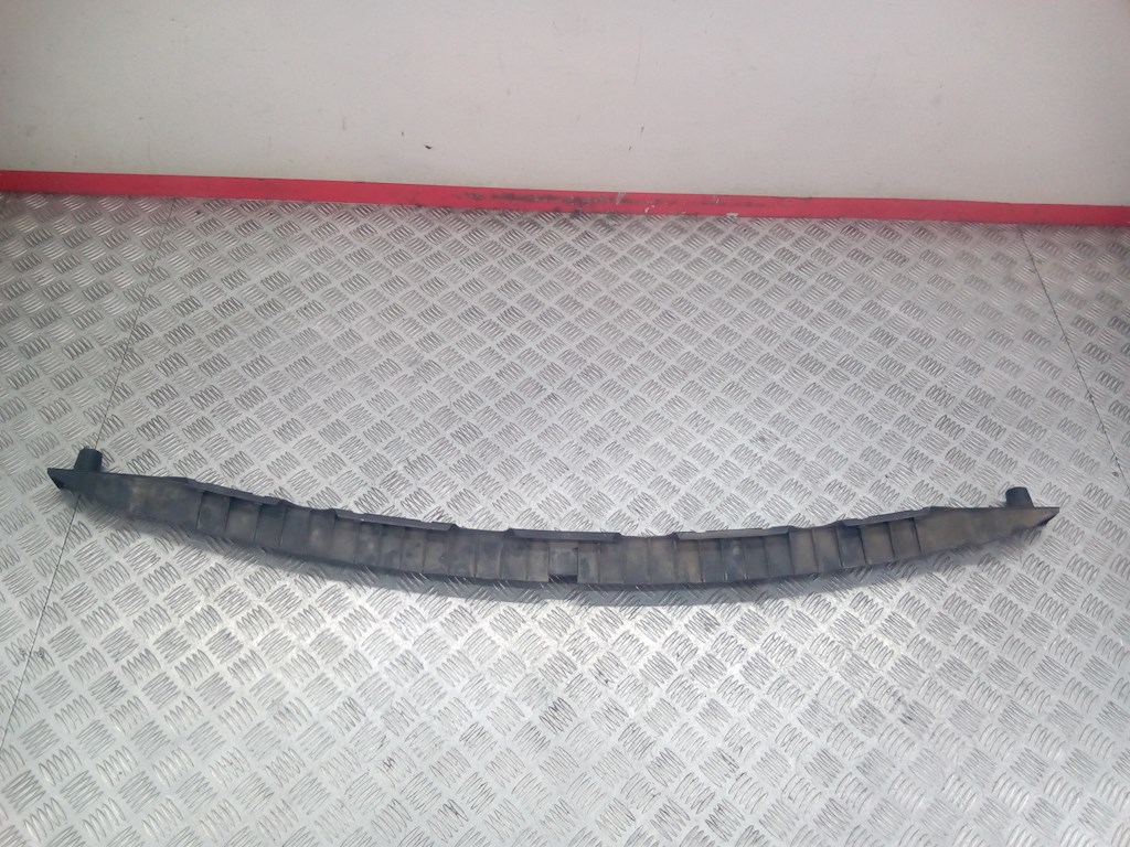 Кронштейн заднего бампера центральный VOLKSWAGEN Touareg 2002-2010