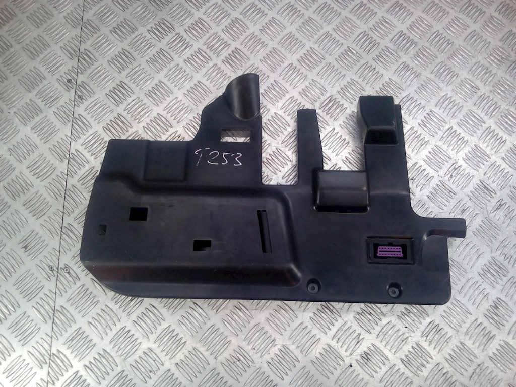 Накладка декоративная VOLKSWAGEN Touareg 2002-2010