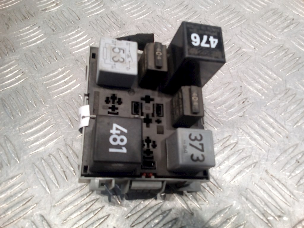 Блок реле Volkswagen Touareg 1 (2002-2010)