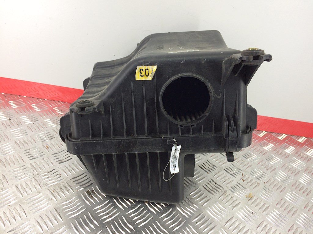 Корпус воздушного фильтра KIA Sorento 2002-2009