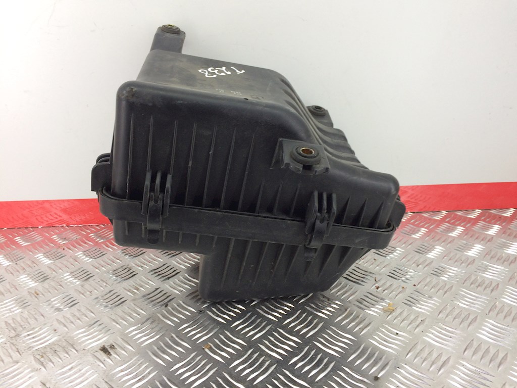 Корпус воздушного фильтра KIA Sorento 2002-2009