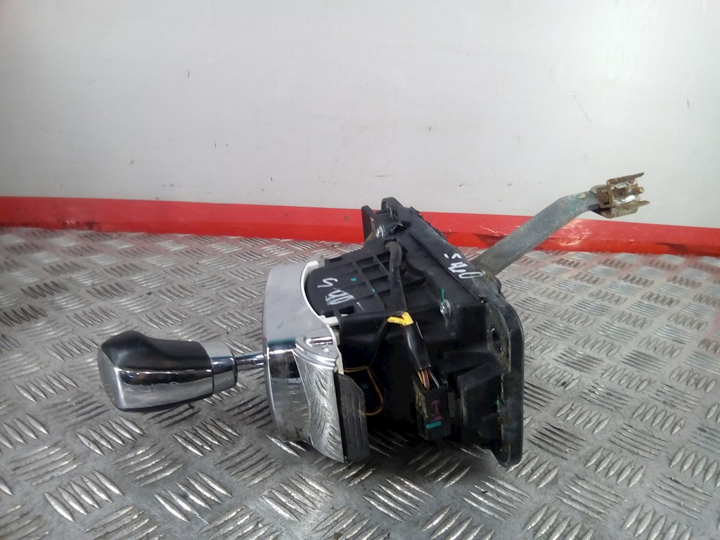 Кулиса (селектор) АКПП/МКПП в салоне CADILLAC CTS 2003-2007