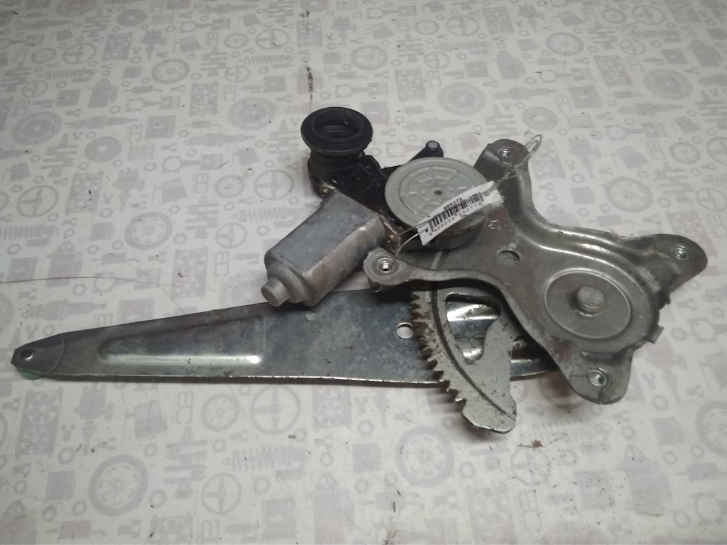 Стеклоподъемник электрический двери задней правой Toyota Rav4 2 (2000-2005)