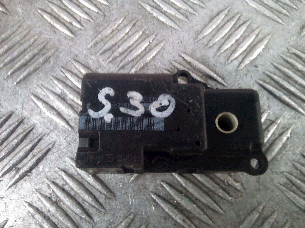 Сервопривод (электропривод моторчик привода) заслонки печки Chevrolet TrailBlazer 1 (2001-2009)