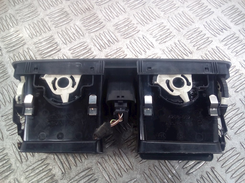 Дефлектор воздушный BMW 3er E90/E91 2005-2012