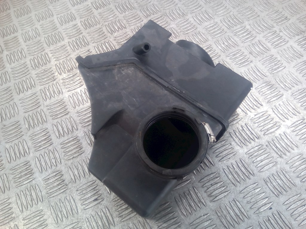 Корпус воздушного фильтра CADILLAC CTS 2003-2007