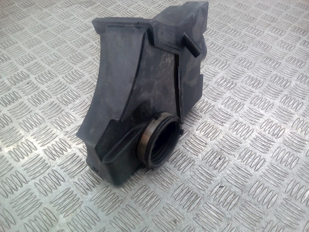 Корпус воздушного фильтра CADILLAC CTS 2003-2007