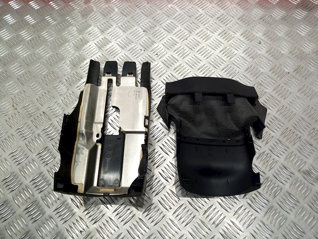 Кожух рулевой колонки AUDI A3 8P 2003-2013