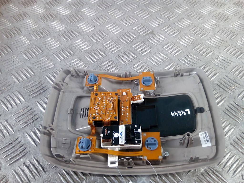 Плафон салонный (салона фонарь) VOLVO C30 2006-2013