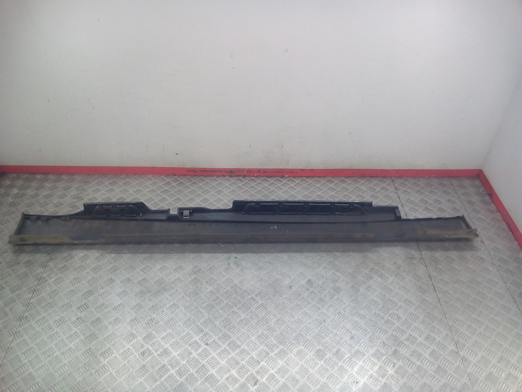 Накладка декоративная на порог левая BMW 1-Series (E81/E82/E87/E88) (2004-2014)