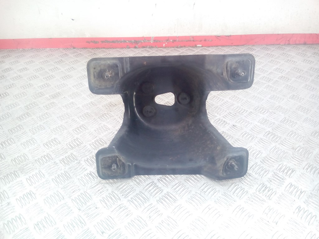 Кронштейн крепления запасного колеса HONDA CR-V II 2002-2007