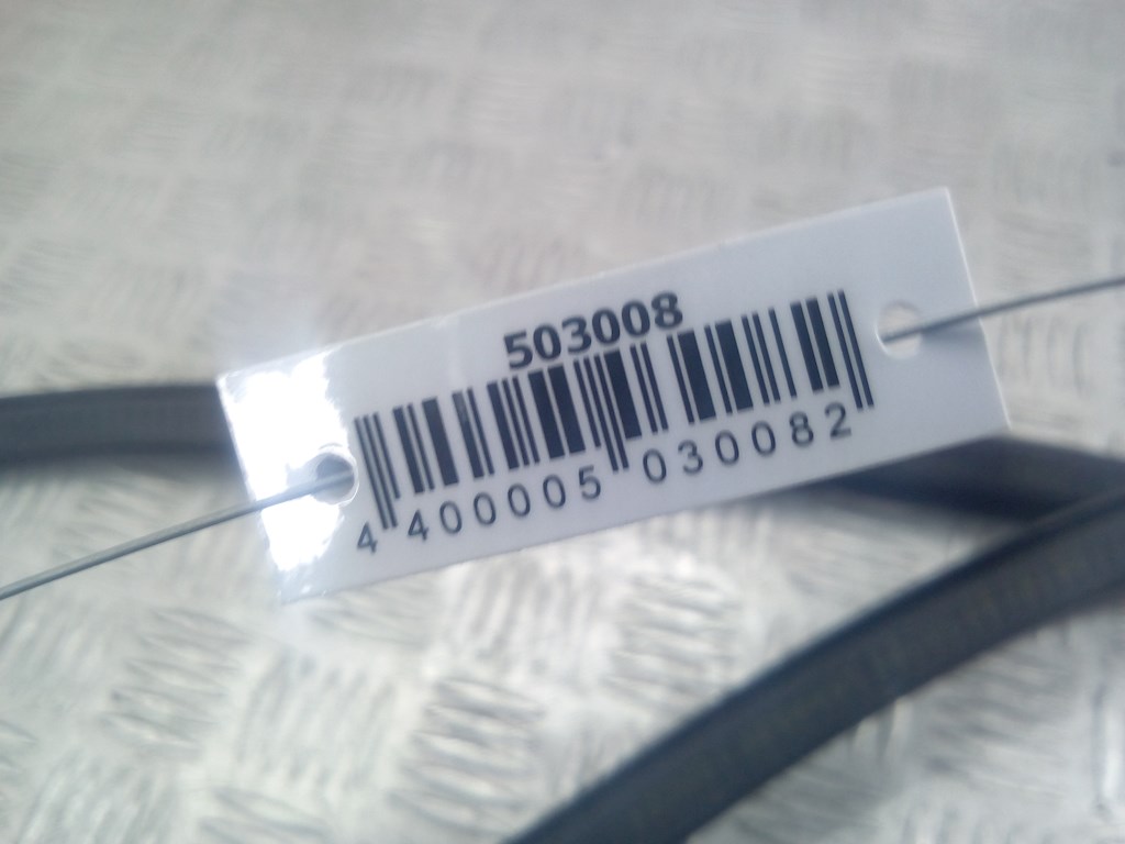 Уплотнитель двери VOLKSWAGEN Touareg 2002-2010