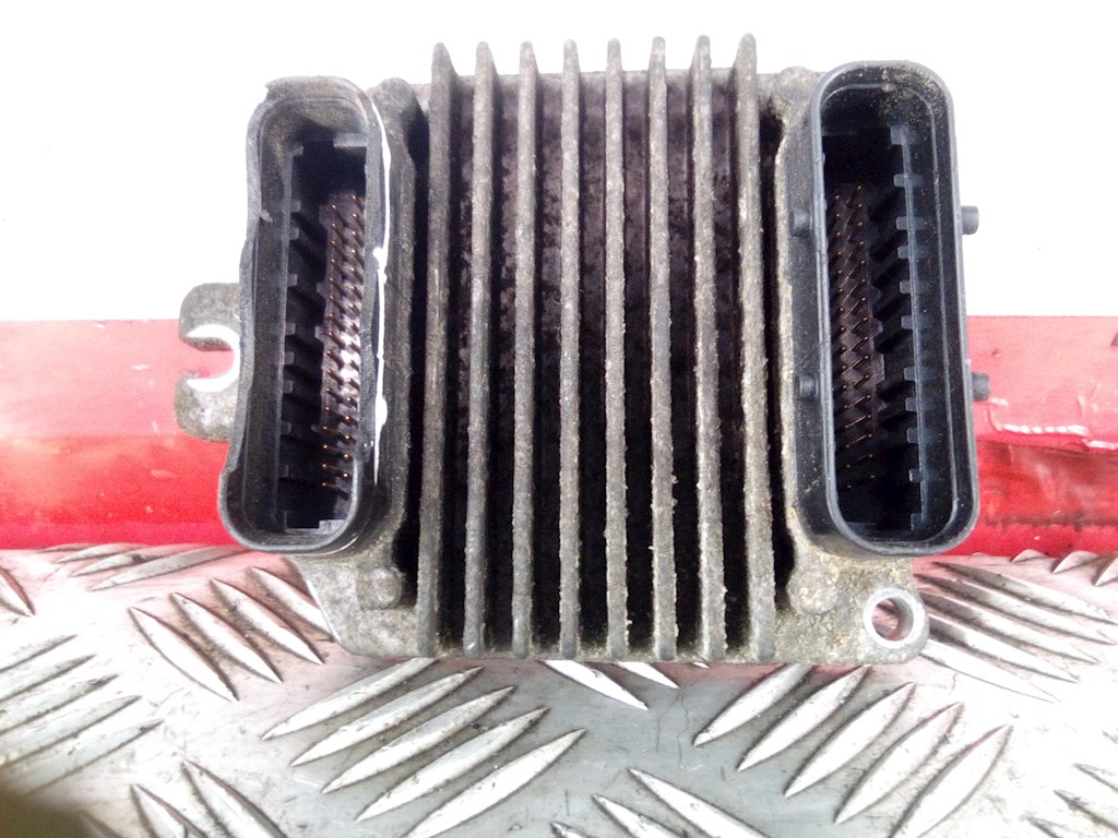 Блок управления двигателем Opel Zafira A (1999-2006)