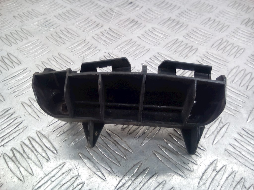 Кронштейн заднего бампера левый правый TOYOTA Avensis 2009-2015