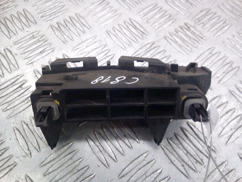 Кронштейн заднего бампера левый правый TOYOTA Avensis 2009-2015