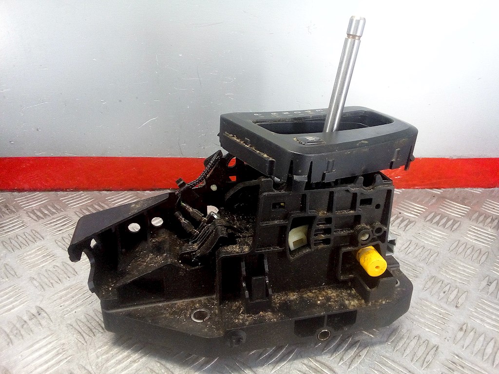 Кулиса (селектор) АКПП/МКПП в салоне VOLVO V70 II 2000-2007