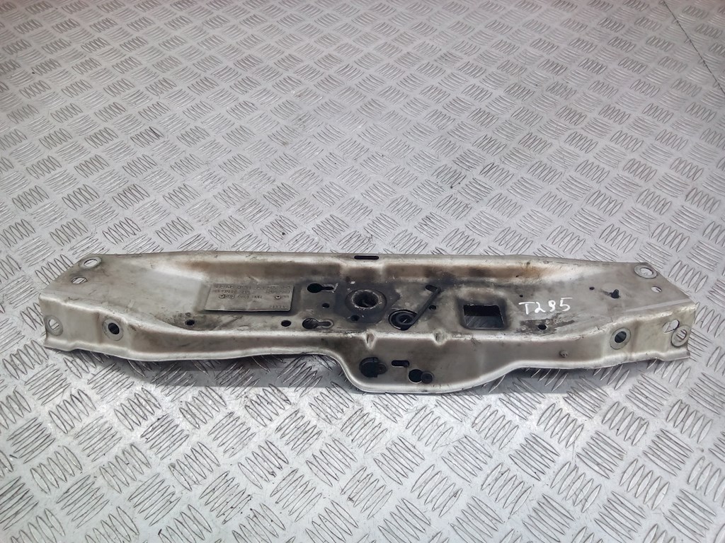 Рамка капота Opel Astra H (2004-2014)