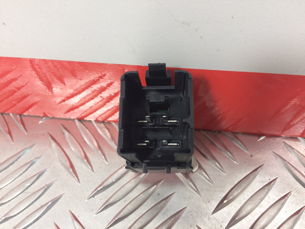 Кнопка аварийной сигнализации (аварийки) VOLKSWAGEN Golf V 2003-2009