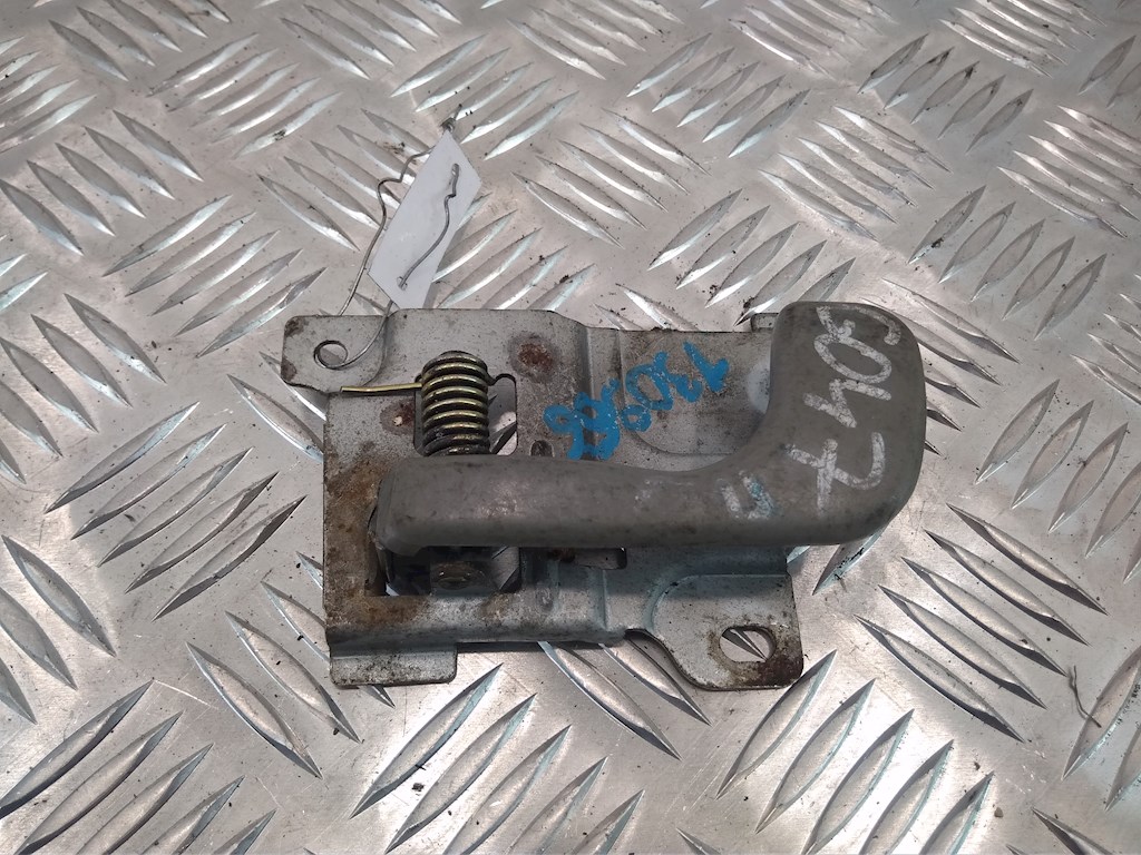 Ручка дверная передняя внутренняя левая MITSUBISHI Space Wagon N3,N4 1991-1998