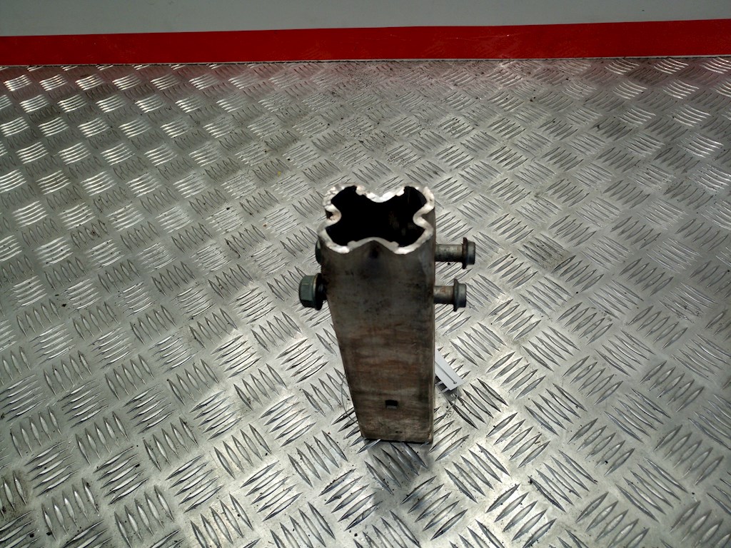 Отбойник бампера передний левый Audi A6 C6 (2004-2011)