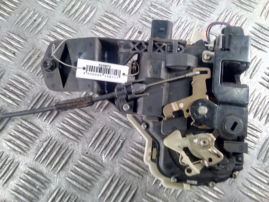 Замок двери задней левой AUDI A6 C5 1997-2004