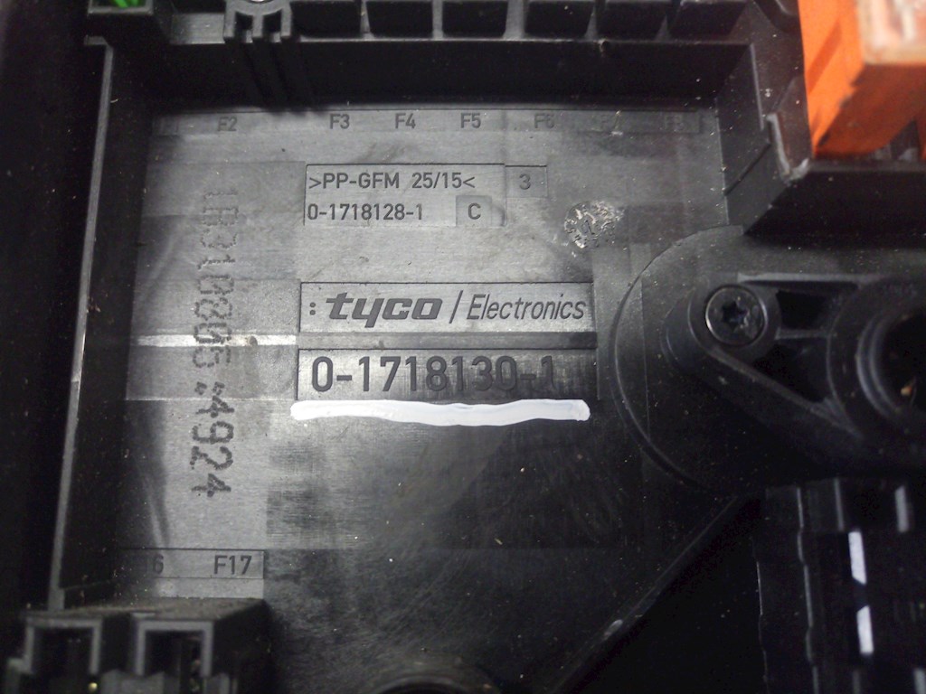 Датчик уровня в бачок омывателя SEAT Altea 2004-2015