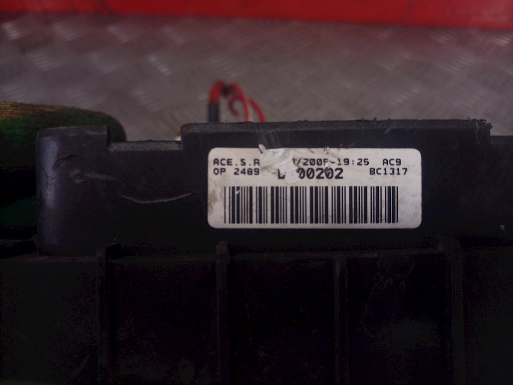 Датчик уровня в бачок омывателя SEAT Altea 2004-2015