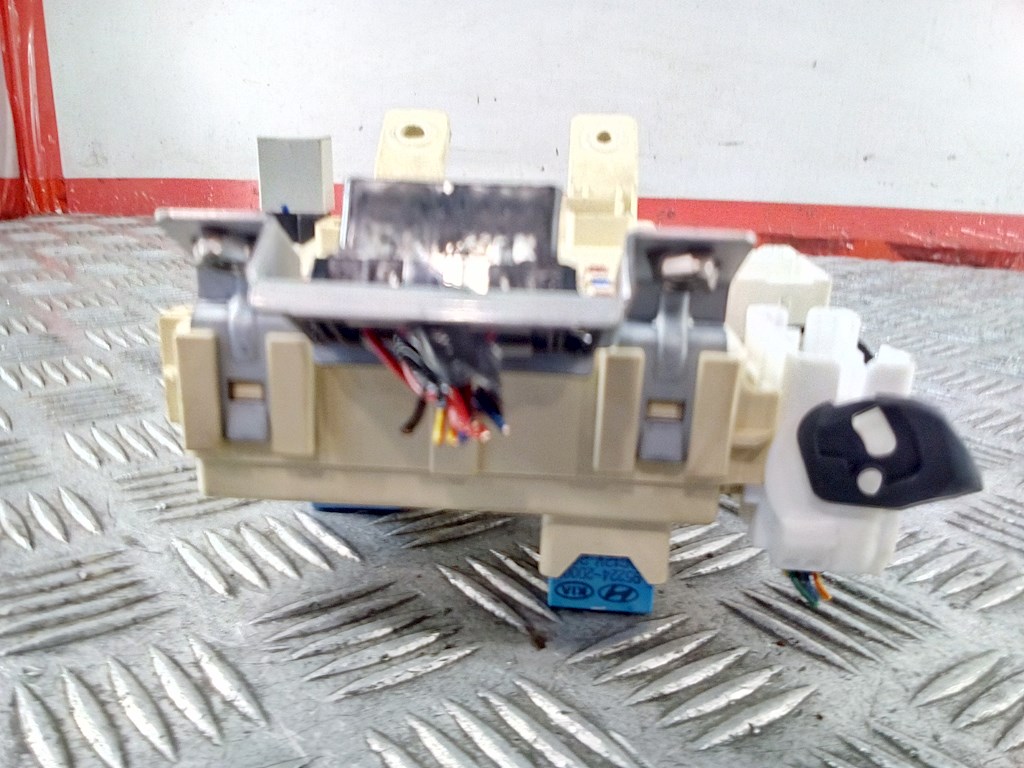 Датчик уровня в бачок омывателя HYUNDAI i20 l 2008-2014