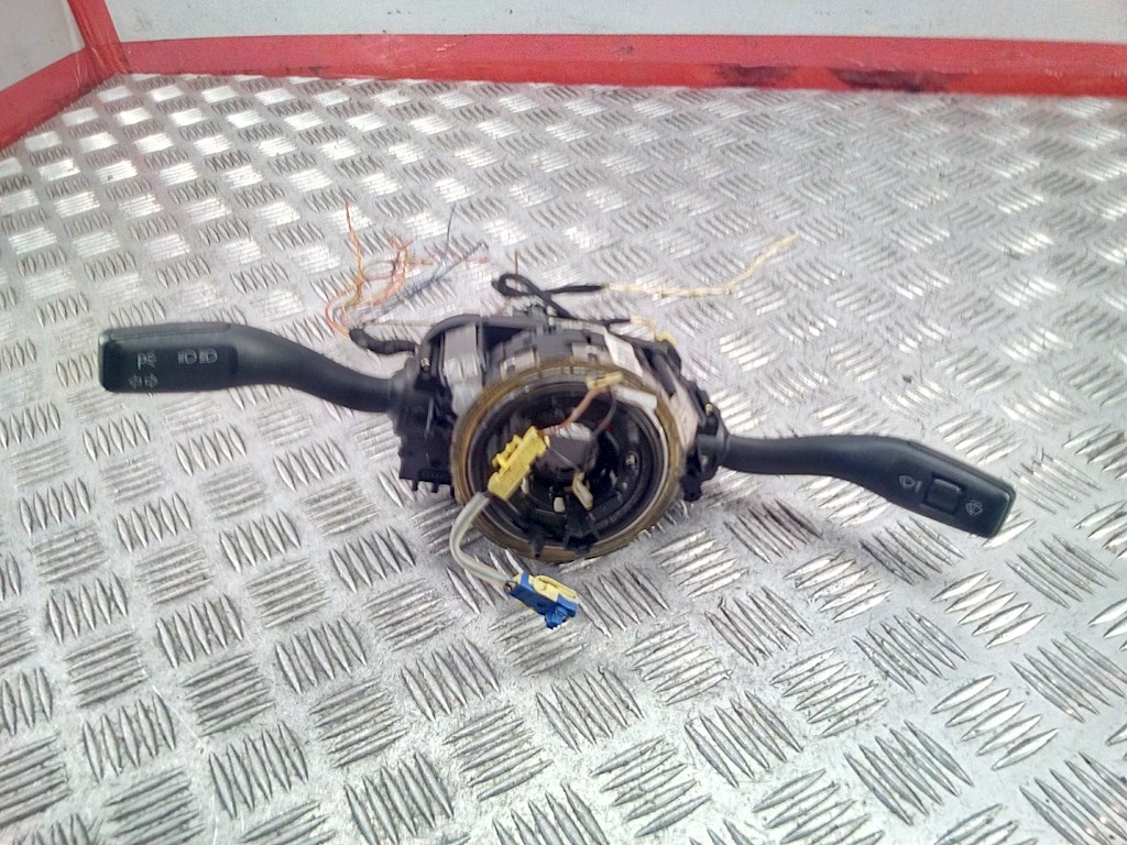 Переключатель поворотов и дворников (стрекоза) Audi A4 B6 (2000-2006)