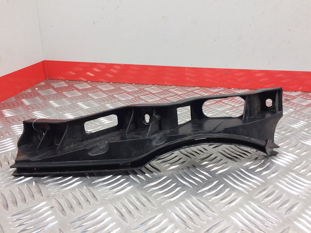 Кронштейн переднего бампера правый VOLKSWAGEN Passat B6 2005-2011