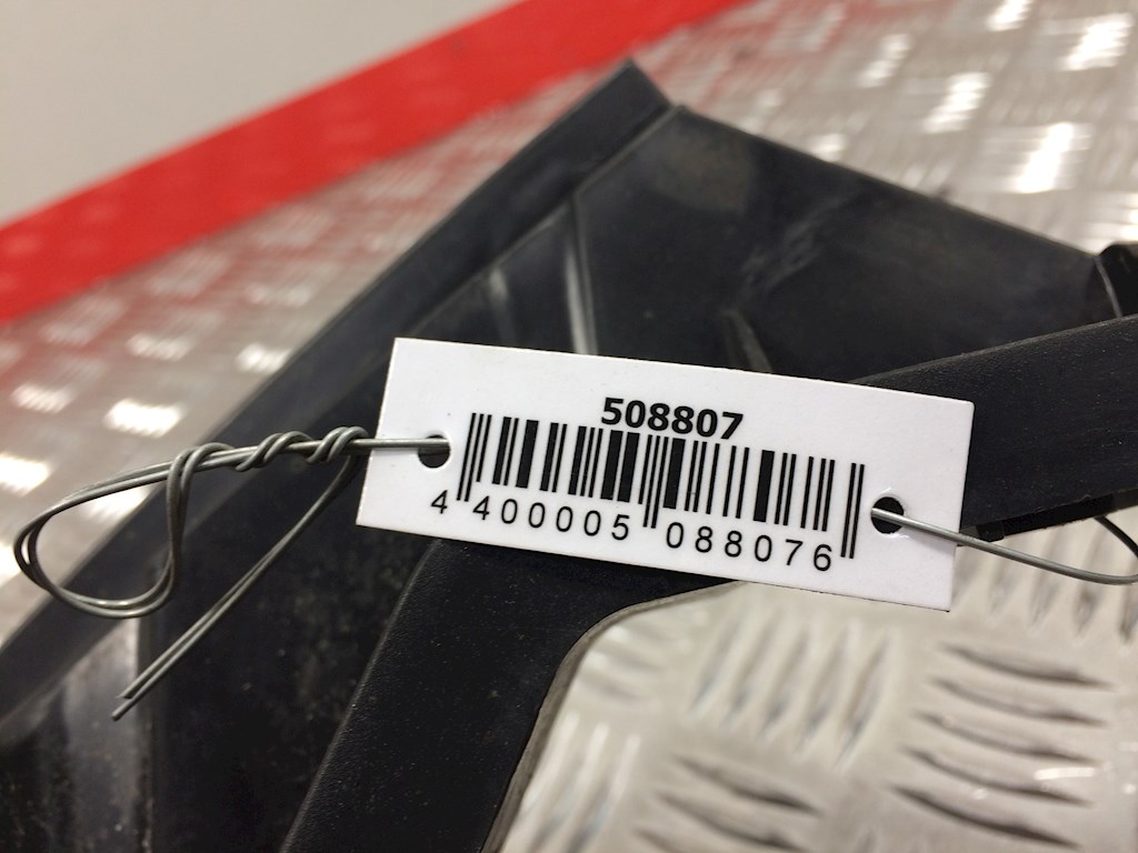 Кронштейн переднего бампера правый VOLKSWAGEN Passat B6 2005-2011