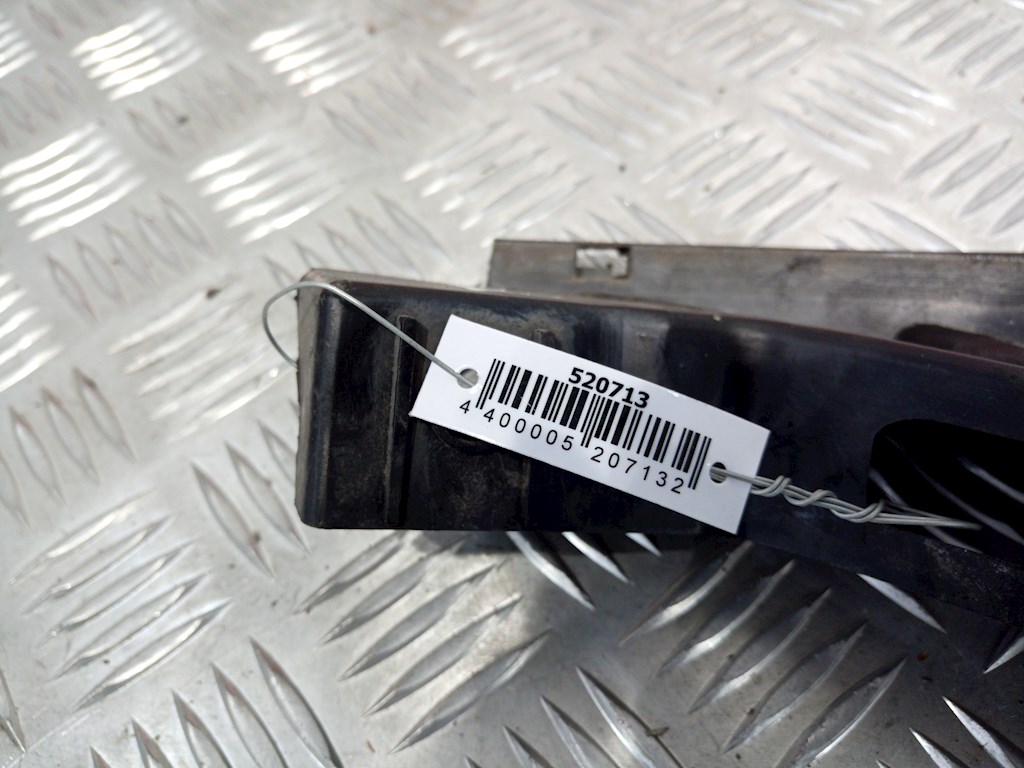 Кронштейн переднего бампера правый VOLKSWAGEN Passat B6 2005-2011