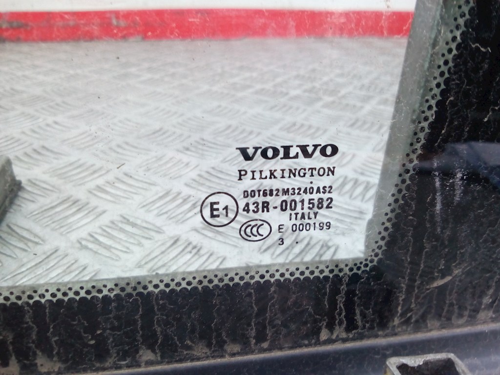 Стекло кузовное глухое правое VOLVO XC90 2002-2014