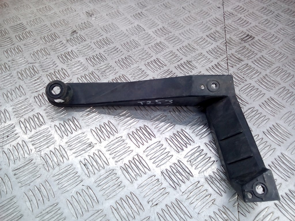 Кронштейн заднего бампера левый правый VOLKSWAGEN Touareg 2002-2010