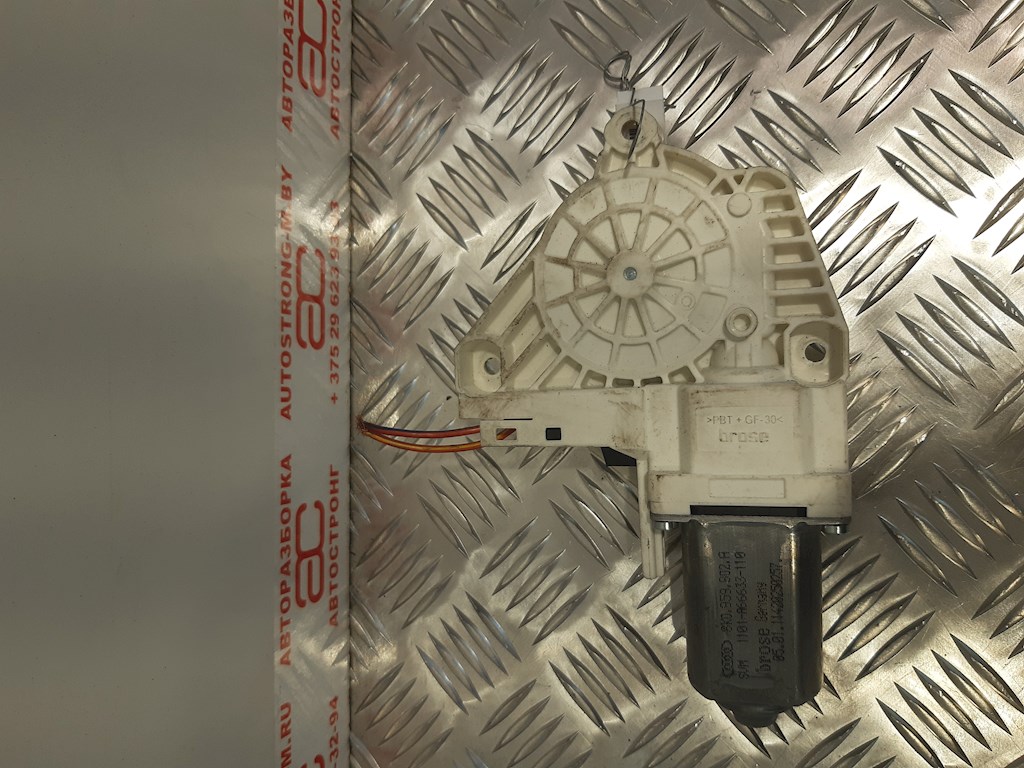 Моторчик (двигатель) стеклоподъемника AUDI A4 B8 2007-2015