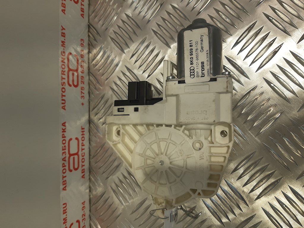 Моторчик (двигатель) стеклоподъемника AUDI A4 B8 2007-2015