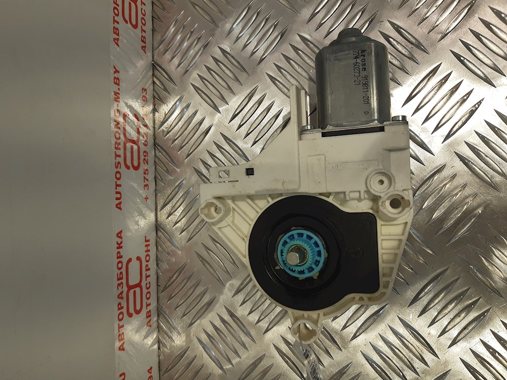 Моторчик (двигатель) стеклоподъемника AUDI A4 B8 2007-2015